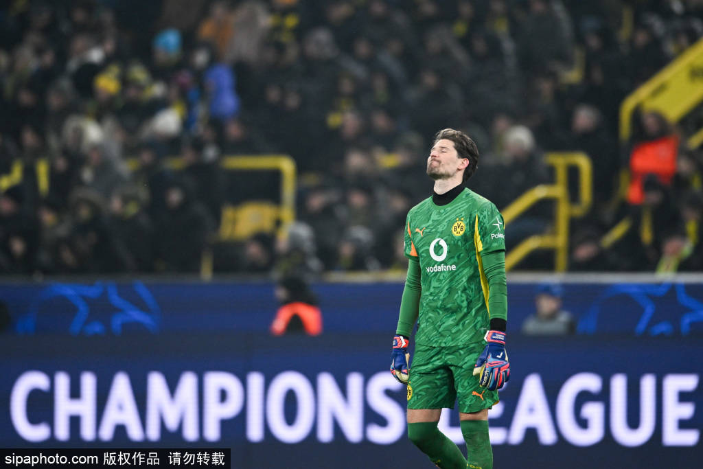 德甲激战：多特蒙德的坚持与拜仁的精准，科贝尔直言痛苦与希望并存